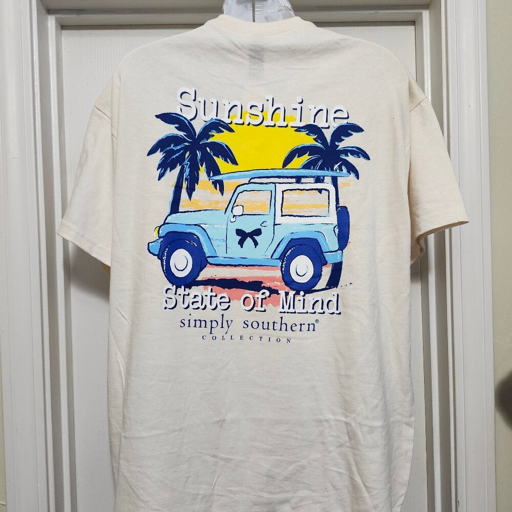 “Sunshine State of Mind” Shirt by Simply Southern Size Large Last 1!